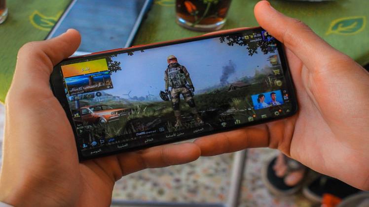 The Evolution Of Mobile Gaming: From Pixelated Beginnings To Cloud-Powered Realities